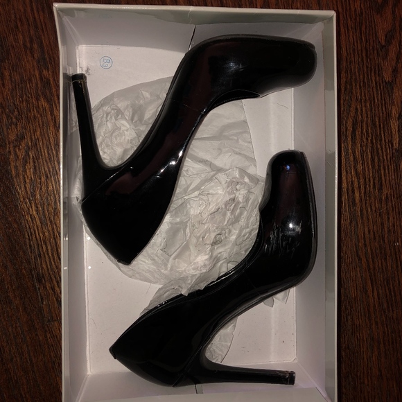 Jessica Simpson Black Patent Close Toed Heels 6M - Picture 7 of 8